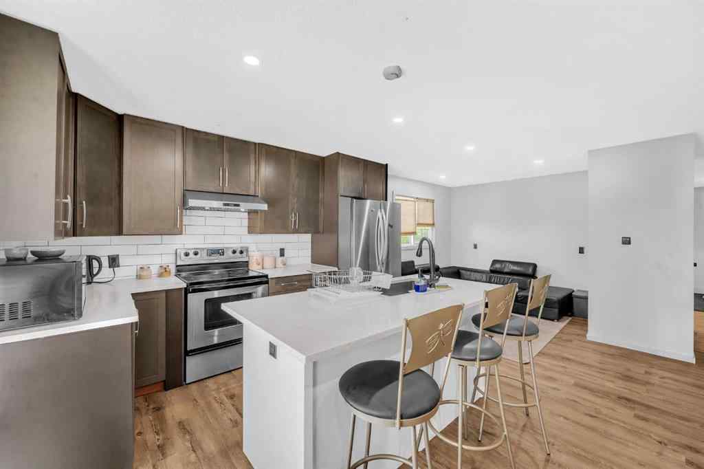 MLS® A2253419 - 2207 48 Street NE in Rundle Calgary, Residential