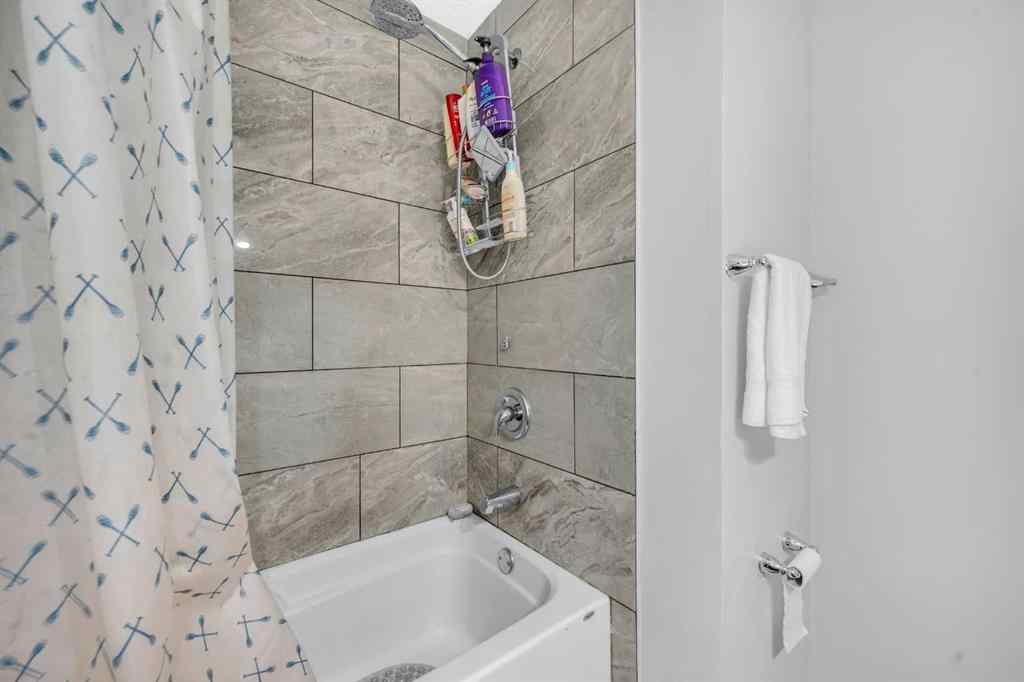 MLS® A2253419 - 2207 48 Street NE in Rundle Calgary, Residential