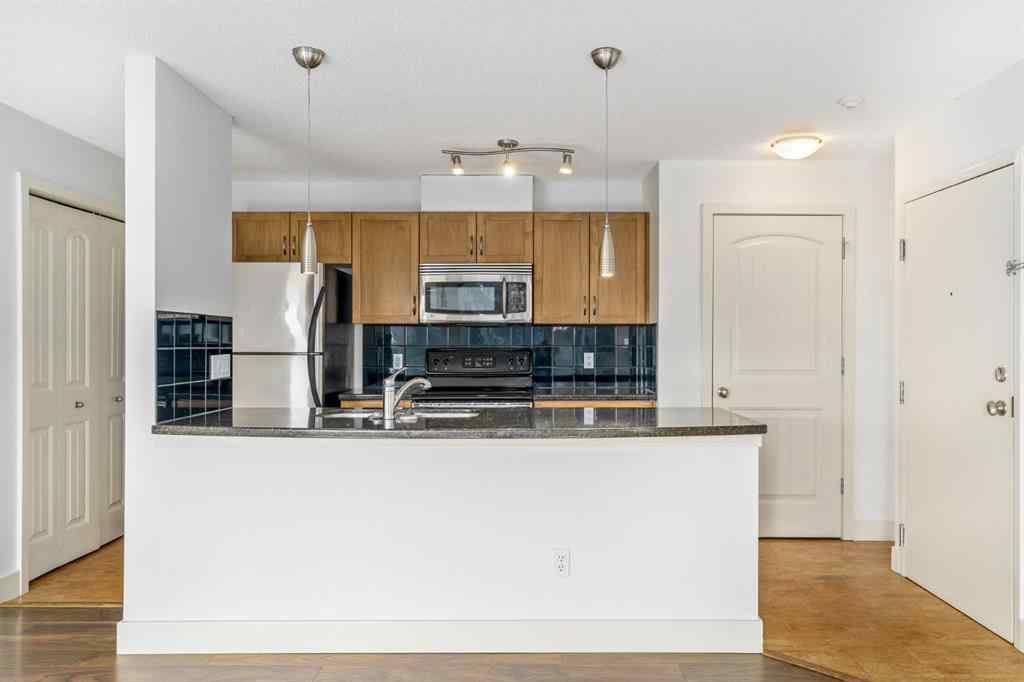 MLS® A2253426 - Unit #3 207 Village Terrace SW in Patterson Calgary, Residential