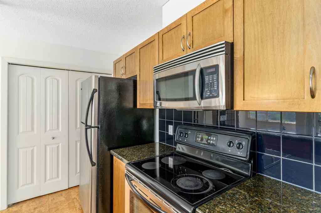 MLS® A2253426 - Unit #3 207 Village Terrace SW in Patterson Calgary, Residential