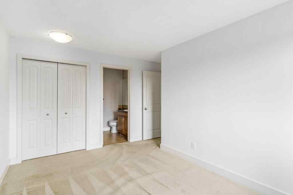 MLS® A2253426 - Unit #3 207 Village Terrace SW in Patterson Calgary, Residential