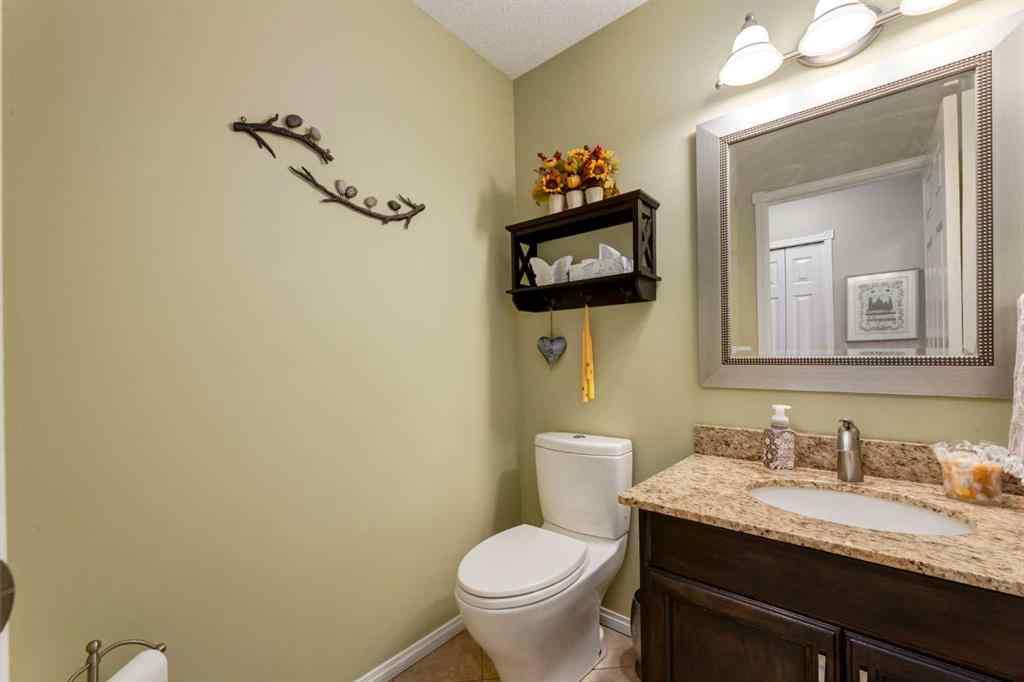 MLS® A2253429 - 215 Alandale Place SW in NONE Rural Rocky View County, Residential