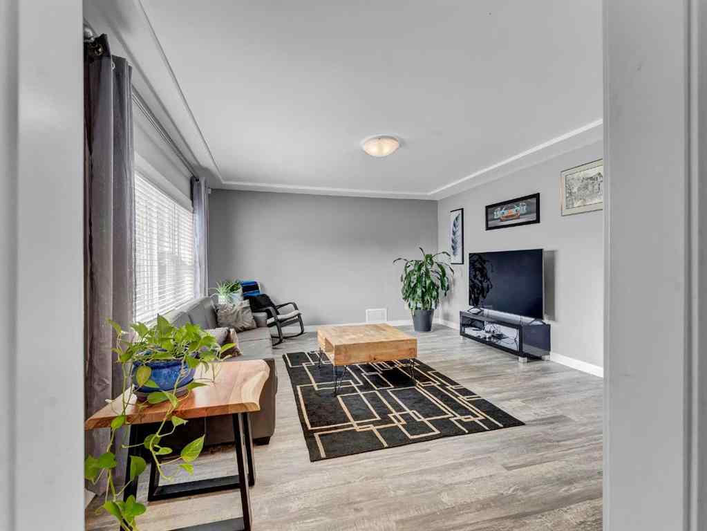 MLS® A2253432 - 406 9 Street SW in SW Hill Medicine Hat, Residential