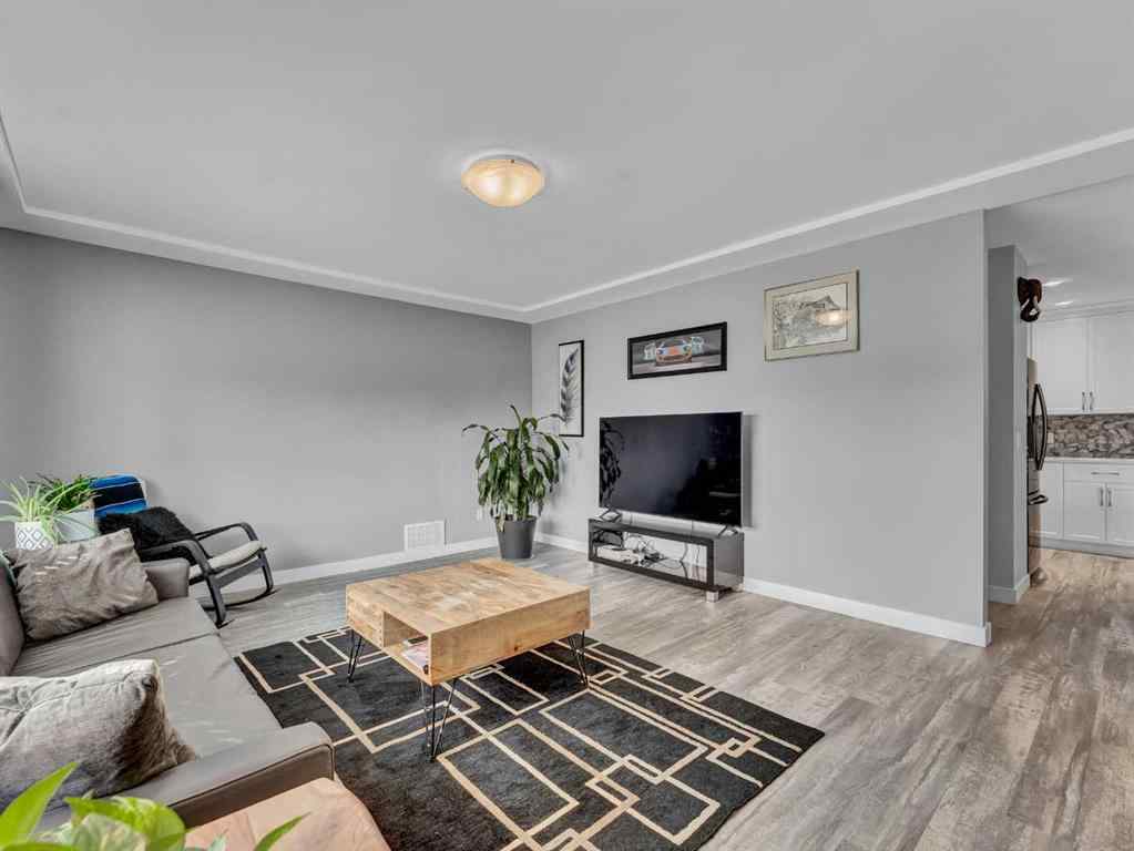 MLS® A2253432 - 406 9 Street SW in SW Hill Medicine Hat, Residential