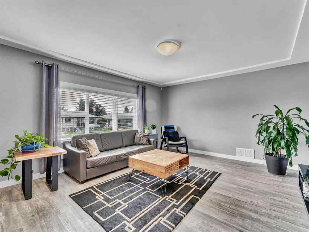 MLS® A2253432 - 406 9 Street SW in SW Hill Medicine Hat, Residential