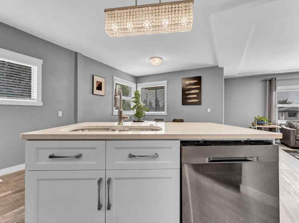 MLS® A2253432 - 406 9 Street SW in SW Hill Medicine Hat, Residential