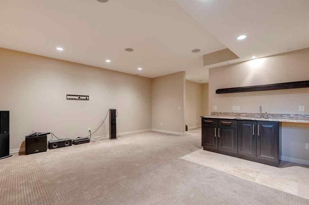 MLS® A2253433 - 2123 32 Avenue SW in Richmond Calgary, Residential