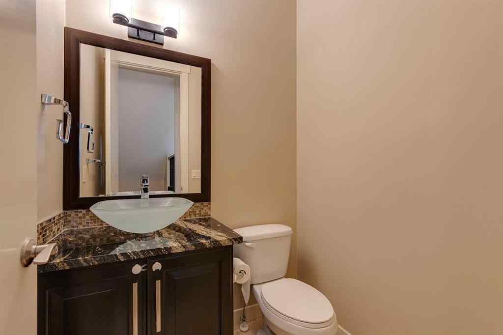 MLS® A2253433 - 2123 32 Avenue SW in Richmond Calgary, Residential