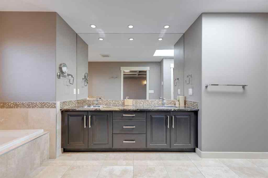 MLS® A2253433 - 2123 32 Avenue SW in Richmond Calgary, Residential