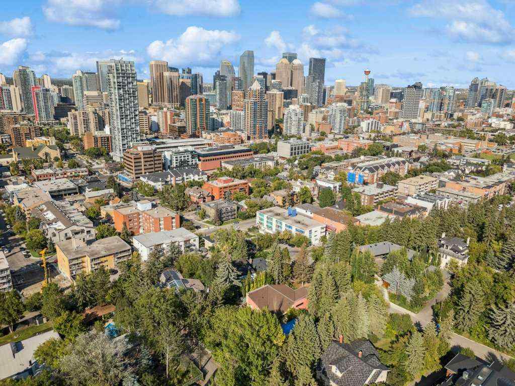 MLS® A2253435 - 1903 9 Street SW in Upper Mount Royal Calgary, Residential