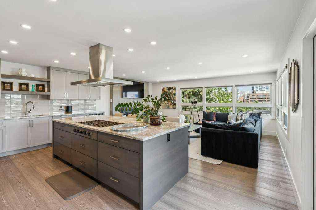 MLS® A2253435 - 1903 9 Street SW in Upper Mount Royal Calgary, Residential
