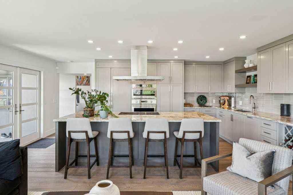 MLS® A2253435 - 1903 9 Street SW in Upper Mount Royal Calgary, Residential