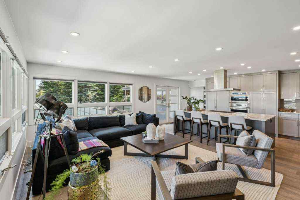 MLS® A2253435 - 1903 9 Street SW in Upper Mount Royal Calgary, Residential