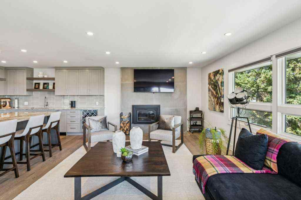 MLS® A2253435 - 1903 9 Street SW in Upper Mount Royal Calgary, Residential