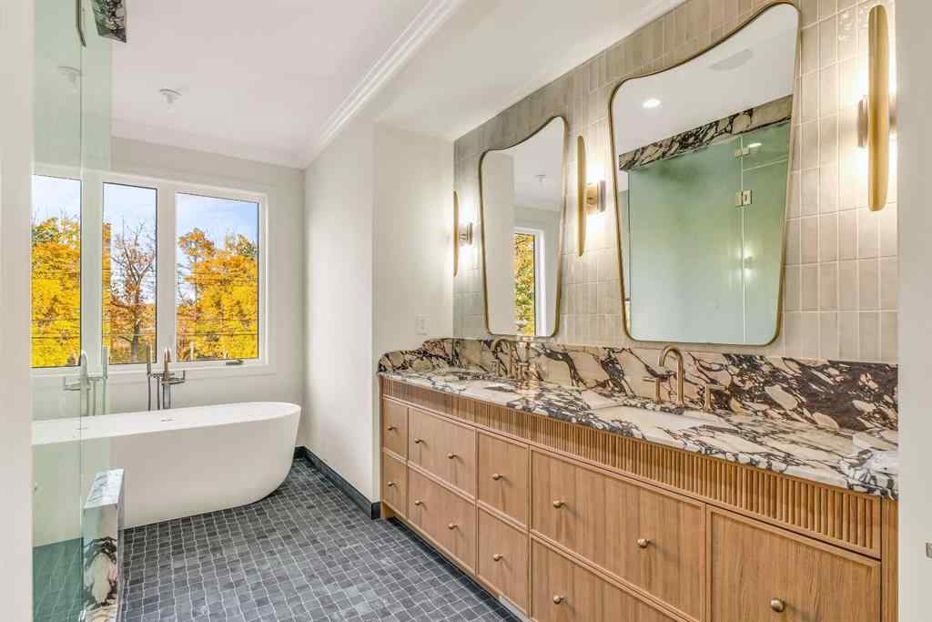 MLS® A2253441 - 1222 8 Avenue SE in Inglewood Calgary, Residential