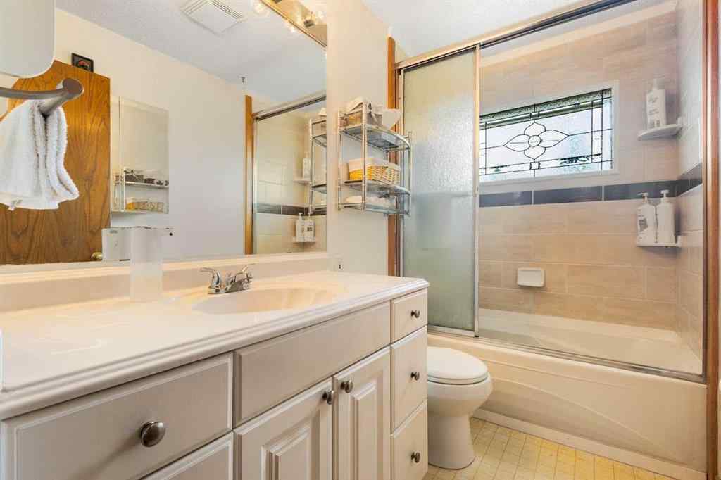 MLS® A2253445 - 74 Armstrong Crescent SE in Acadia Calgary, Residential