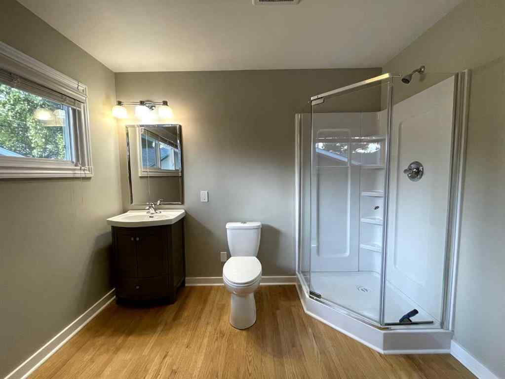 MLS® A2253451 - 449 7 Street NE in Northeast Crescent Heights Medicine Hat, Residential