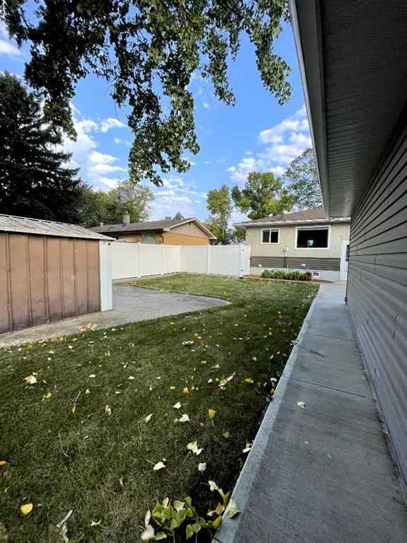 MLS® A2253451 - 449 7 Street NE in Northeast Crescent Heights Medicine Hat, Residential