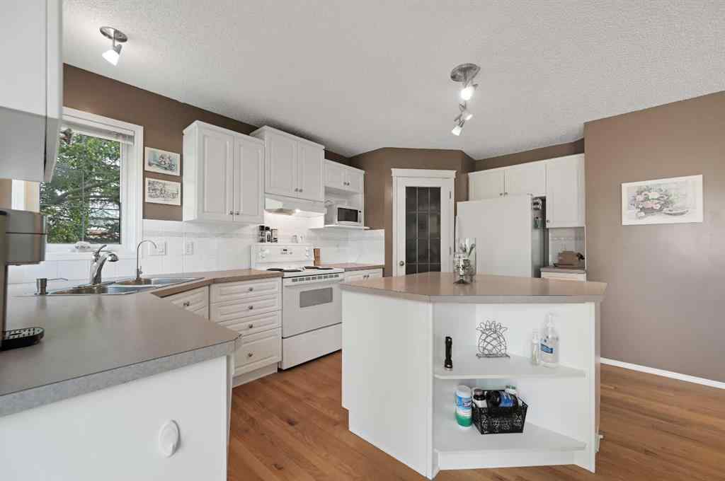 MLS® A2253452 - 6 Chapala Crescent SE in Chaparral Calgary, Residential