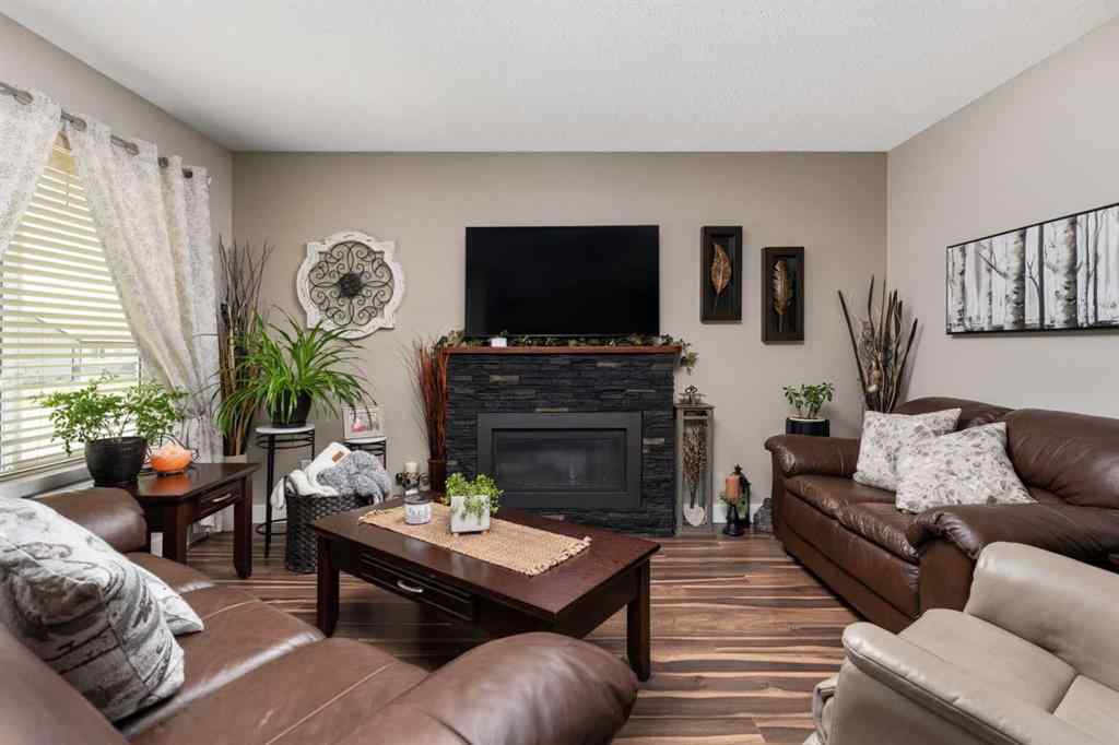 MLS® A2253458 - 4402A 73 Street  in West Park Camrose, Residential