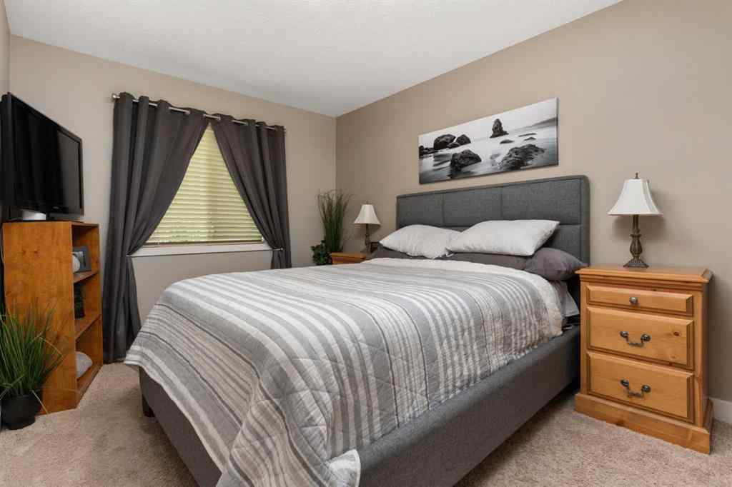 MLS® A2253458 - 4402A 73 Street  in West Park Camrose, Residential