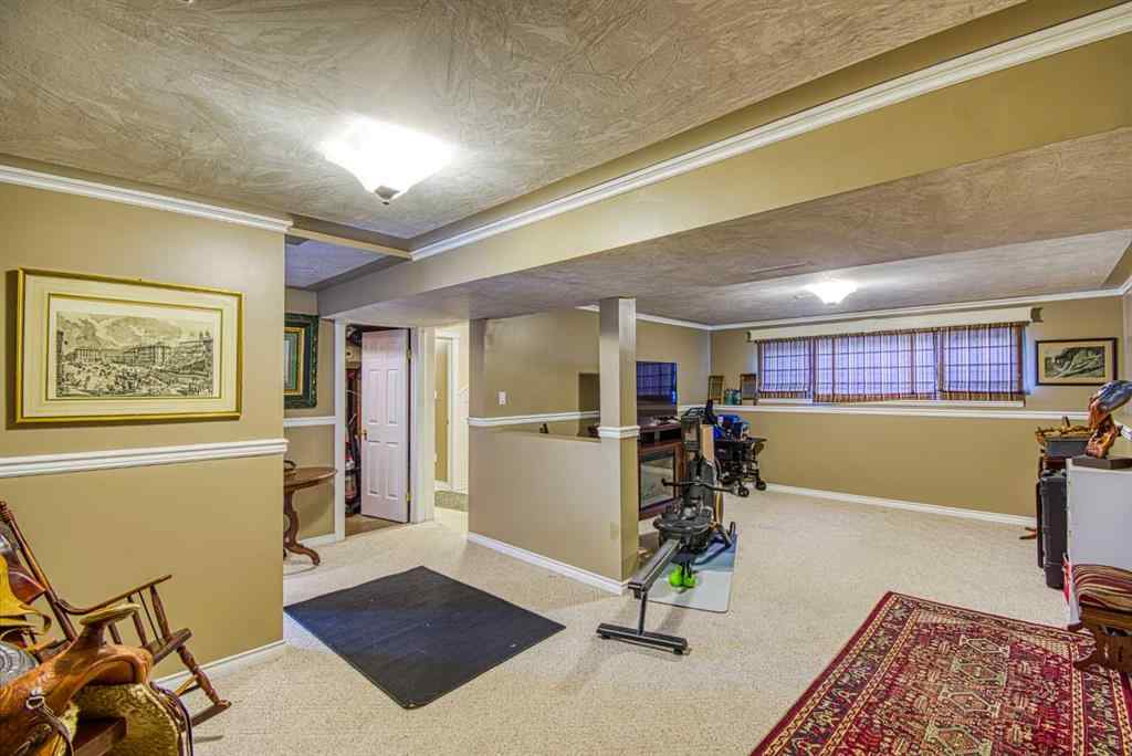 MLS® A2253459 - 718 Oak Drive   in N/A Beaverlodge, Residential