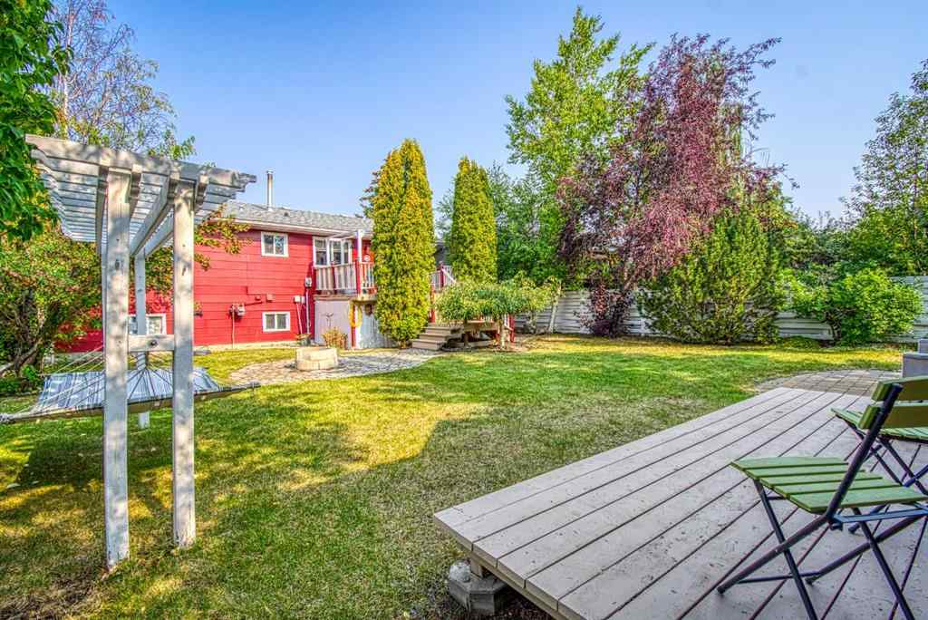 MLS® A2253459 - 718 Oak Drive   in N/A Beaverlodge, Residential