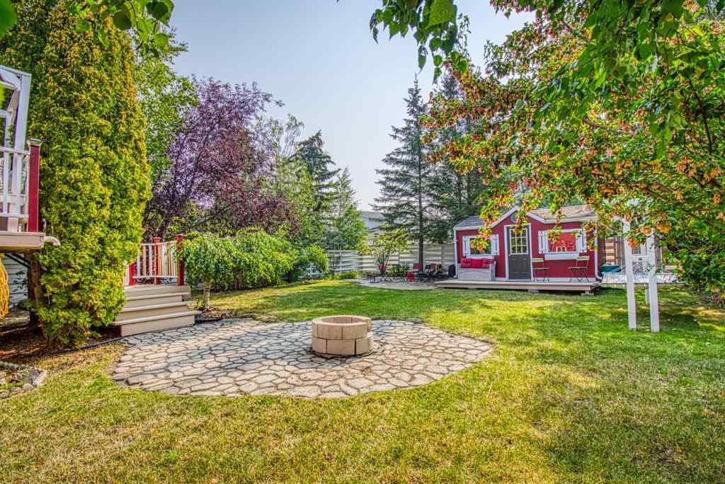 MLS® A2253459 - 718 Oak Drive   in N/A Beaverlodge, Residential