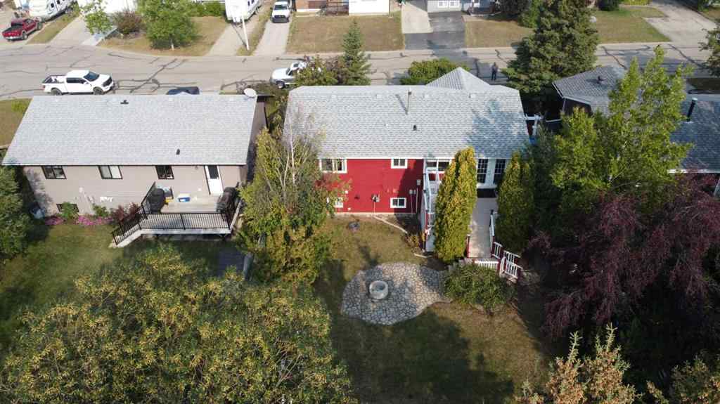 MLS® A2253459 - 718 Oak Drive   in N/A Beaverlodge, Residential