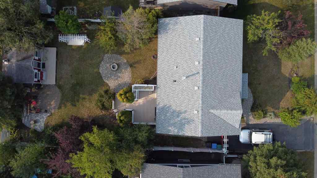 MLS® A2253459 - 718 Oak Drive   in N/A Beaverlodge, Residential