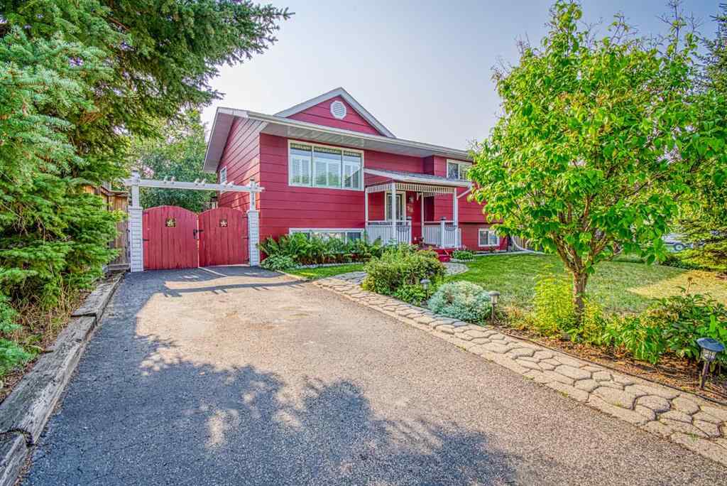 MLS® A2253459 - 718 Oak Drive   in N/A Beaverlodge, Residential