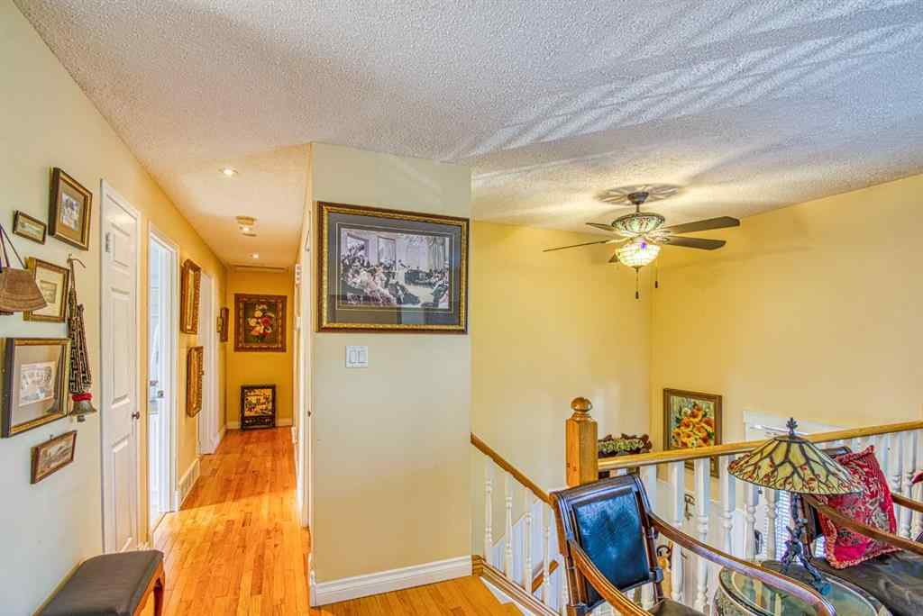 MLS® A2253459 - 718 Oak Drive   in N/A Beaverlodge, Residential