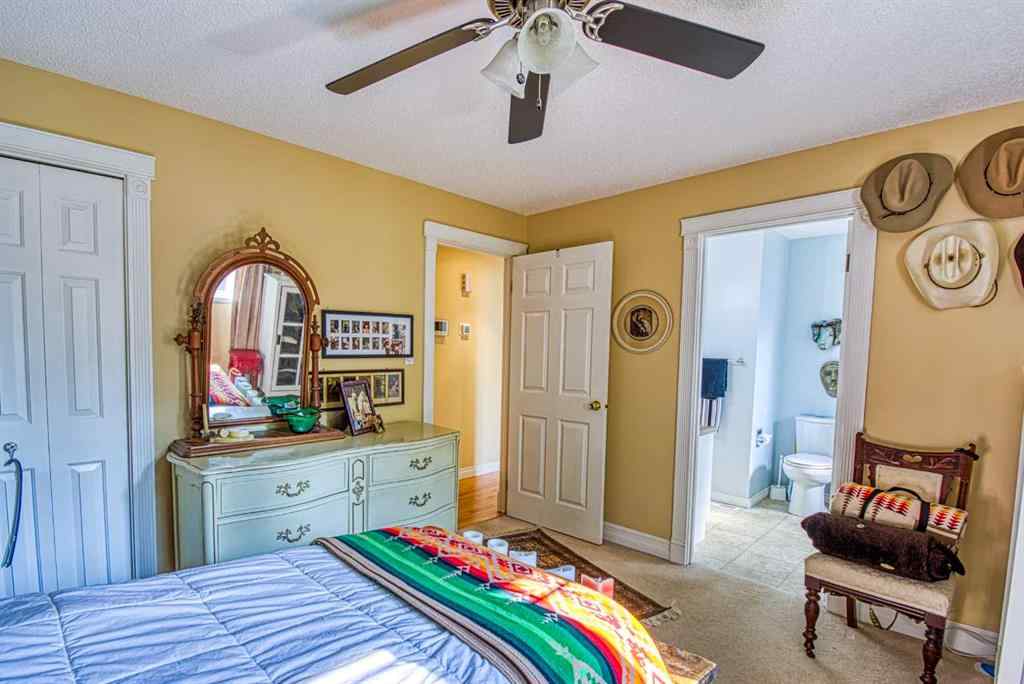 MLS® A2253459 - 718 Oak Drive   in N/A Beaverlodge, Residential