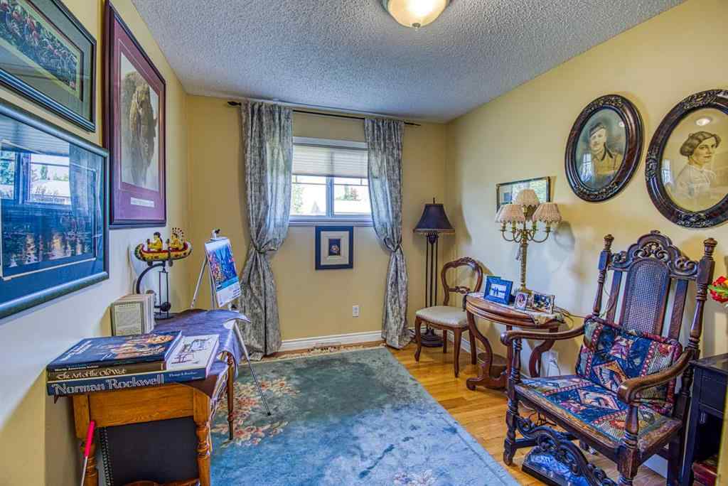MLS® A2253459 - 718 Oak Drive   in N/A Beaverlodge, Residential