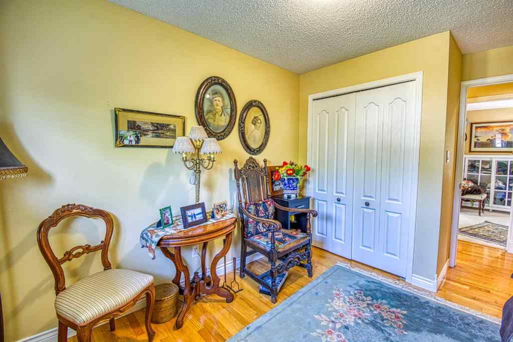 MLS® A2253459 - 718 Oak Drive   in N/A Beaverlodge, Residential