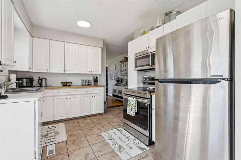 MLS® A2253468 - 5606 50 Street  in NONE Olds, Residential