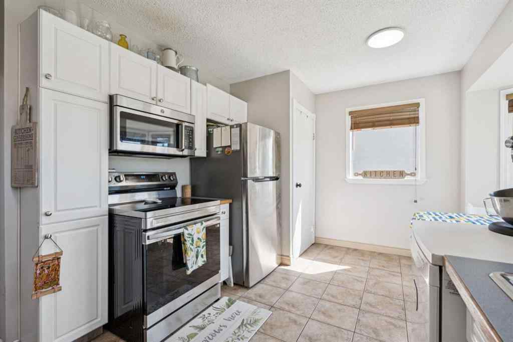 MLS® A2253468 - 5606 50 Street  in NONE Olds, Residential
