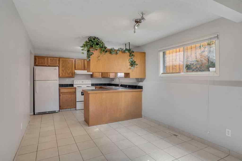 MLS® A2253478 - Unit #2 3314 Centre Street NE in Highland Park Calgary, Residential
