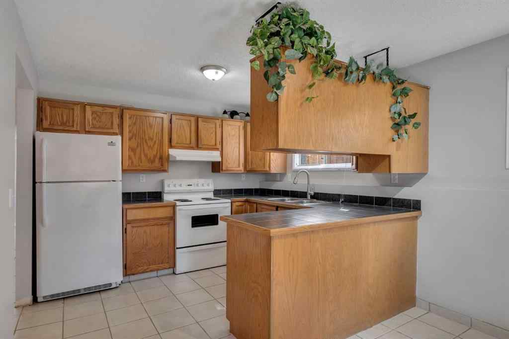 MLS® A2253478 - Unit #2 3314 Centre Street NE in Highland Park Calgary, Residential