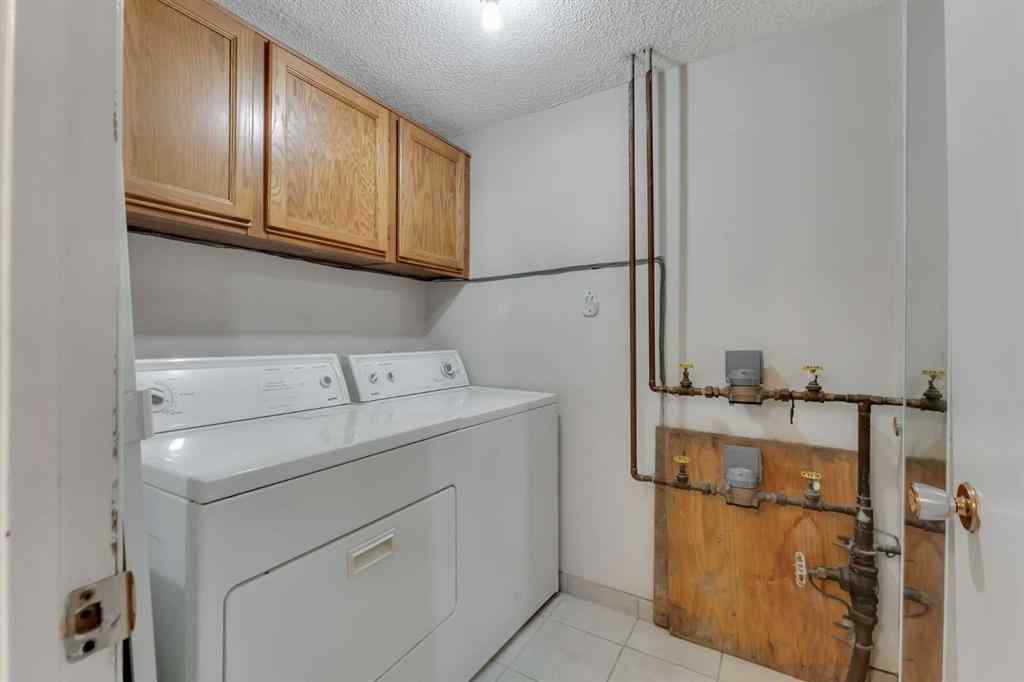 MLS® A2253478 - Unit #2 3314 Centre Street NE in Highland Park Calgary, Residential