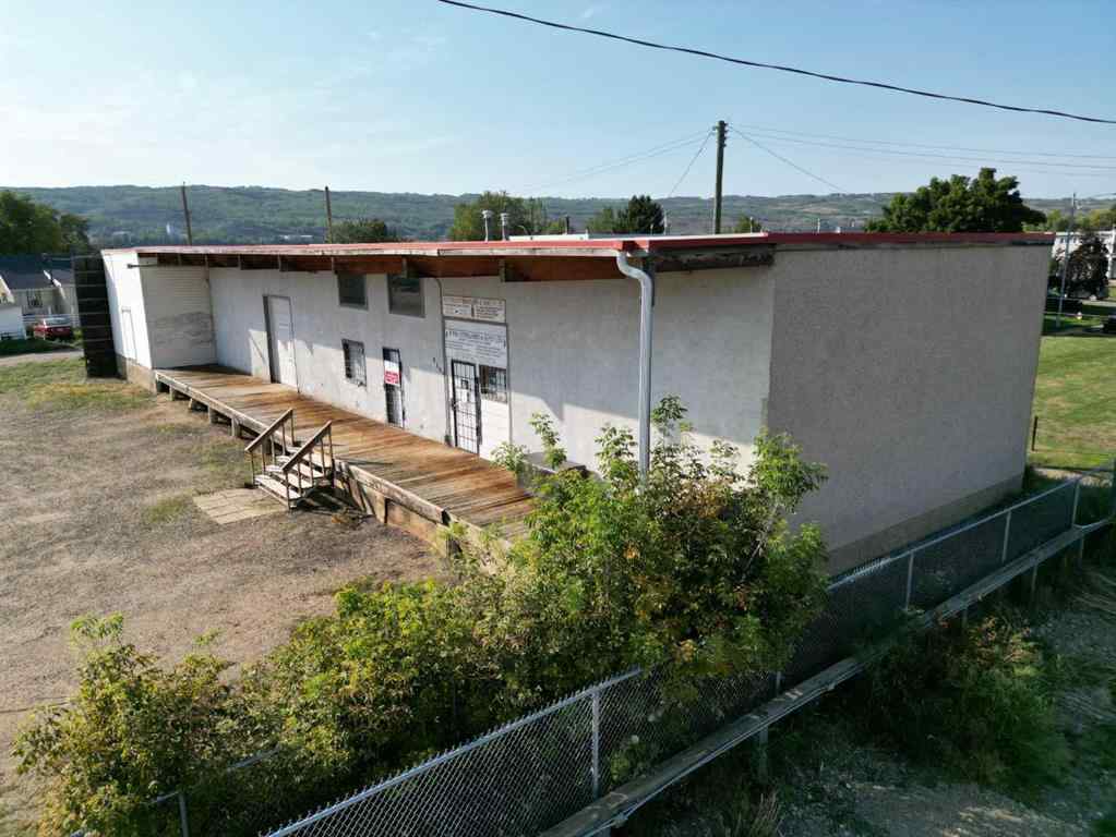 MLS® A2253496 - 9510 90 Avenue  in North End Peace River, Commercial