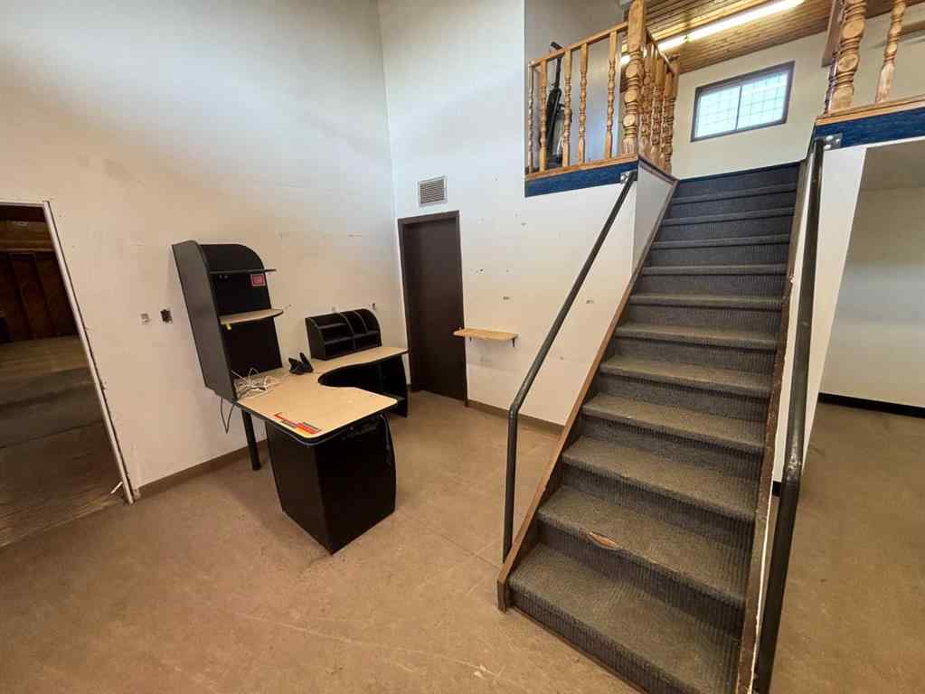 MLS® A2253496 - 9510 90 Avenue  in North End Peace River, Commercial