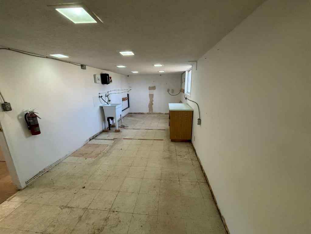 MLS® A2253496 - 9510 90 Avenue  in North End Peace River, Commercial
