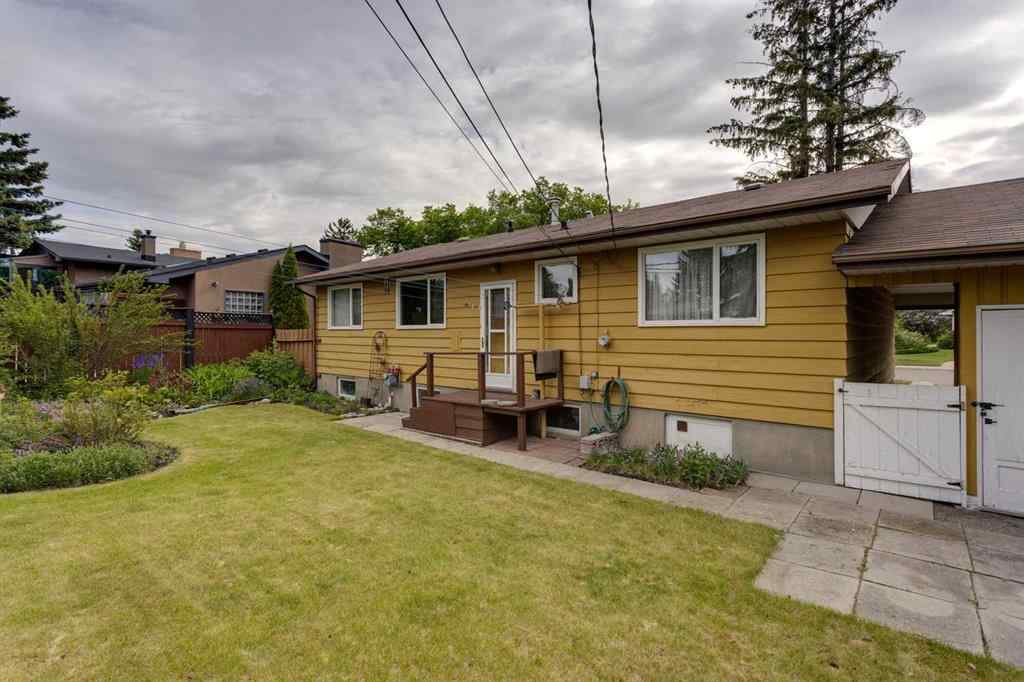MLS® A2253500 - 21 Wildwood Drive SW in Wildwood Calgary, Residential