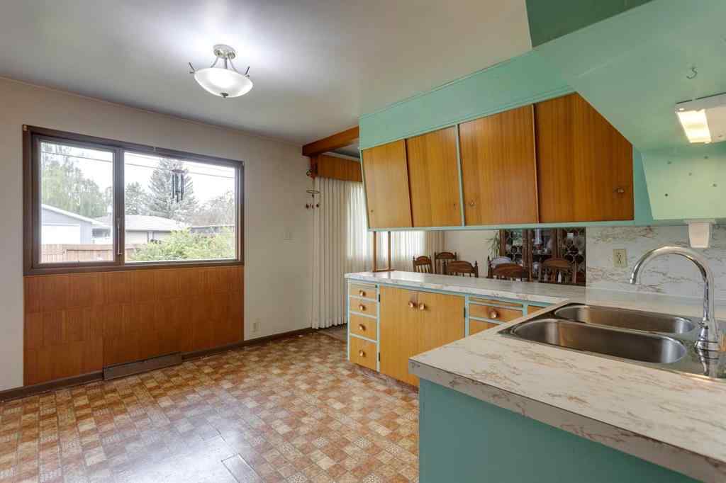 MLS® A2253500 - 21 Wildwood Drive SW in Wildwood Calgary, Residential