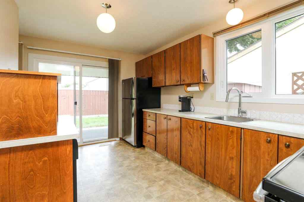 MLS® A2253514 - 1121 St David Road N in St Edwards Lethbridge, Residential
