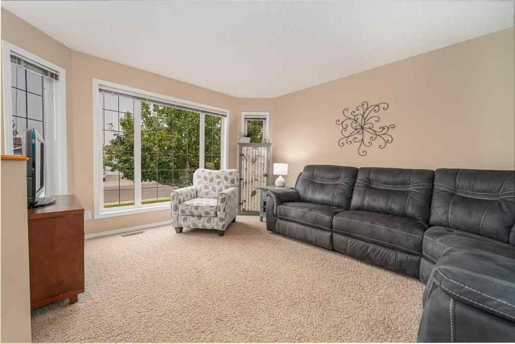MLS® A2253522 - 133 Mt Alderson Crescent W in Mountain Heights Lethbridge, Residential