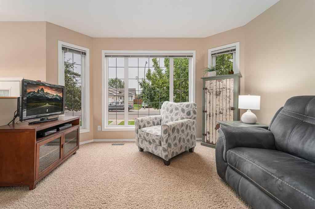 MLS® A2253522 - 133 Mt Alderson Crescent W in Mountain Heights Lethbridge, Residential