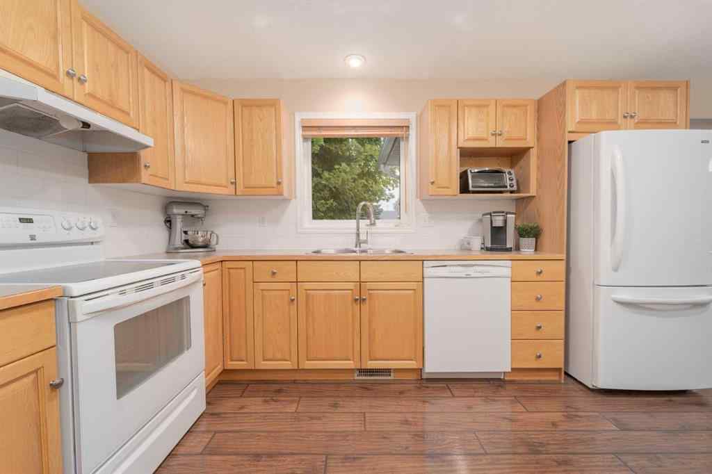 MLS® A2253522 - 133 Mt Alderson Crescent W in Mountain Heights Lethbridge, Residential