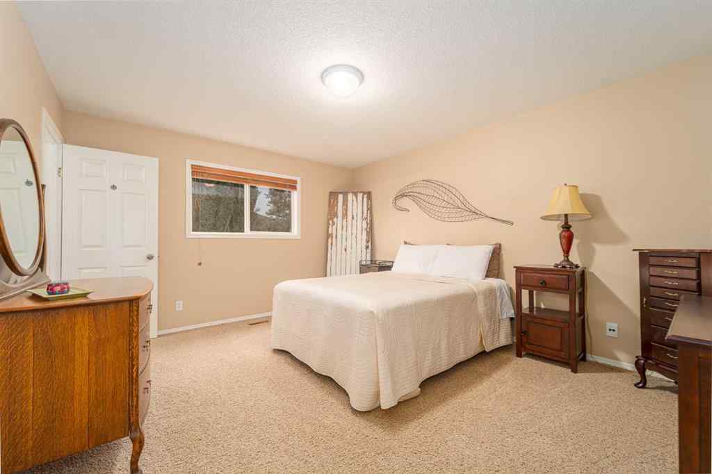 MLS® A2253522 - 133 Mt Alderson Crescent W in Mountain Heights Lethbridge, Residential